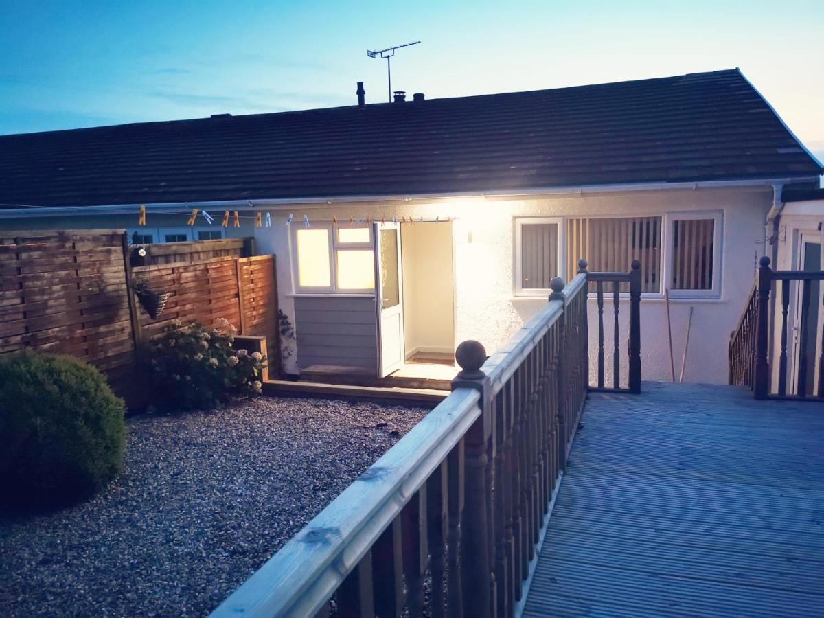 3-Bed 5-6 Berth Modernised Bungalow! Tenby Exterior photo